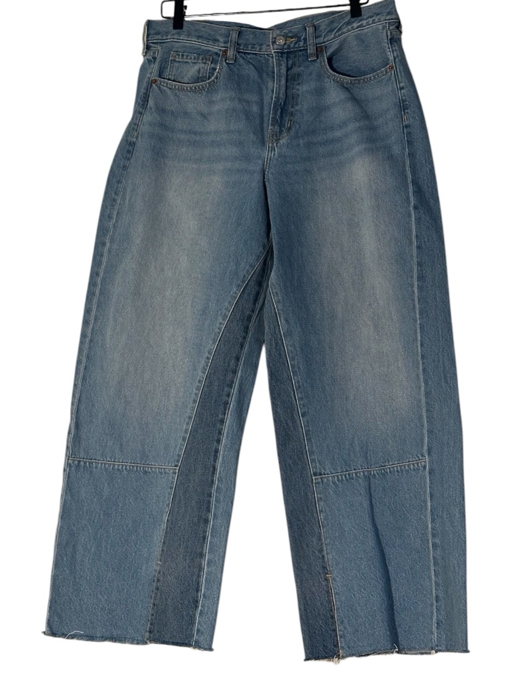 Old Navy women’s light wash wide leg jeans - blue.